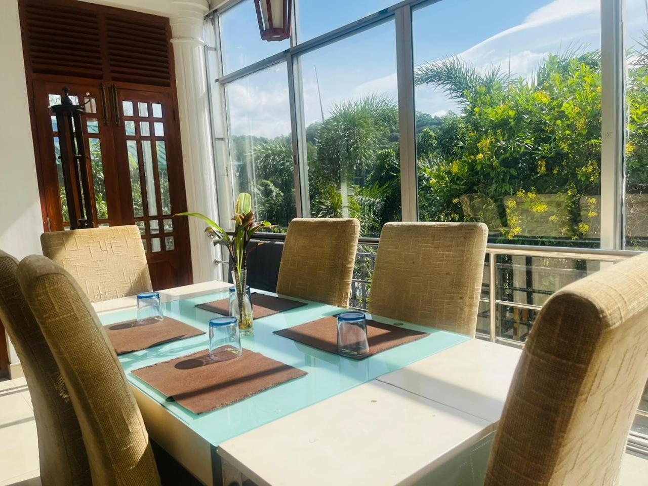 Suisse View Residence Kandy Esterno foto